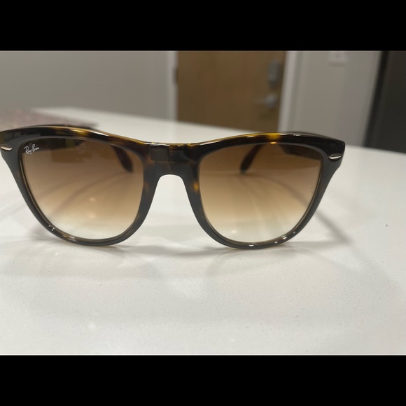 Rayban Sunglasses - Picture 4 of 6